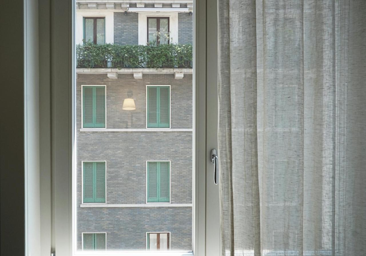 Oreaspiti - Not Only A In Magenta Quarter * Milan