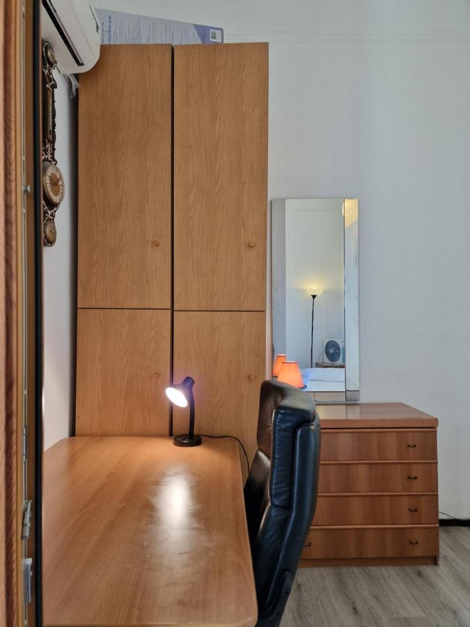 Private In A Quiet In The City Center Homestay
