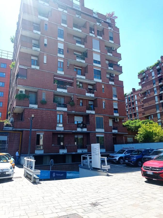 Apartment ! Esotico ! Letto Baldacchino - Metro 5 Min - 50mq Milan