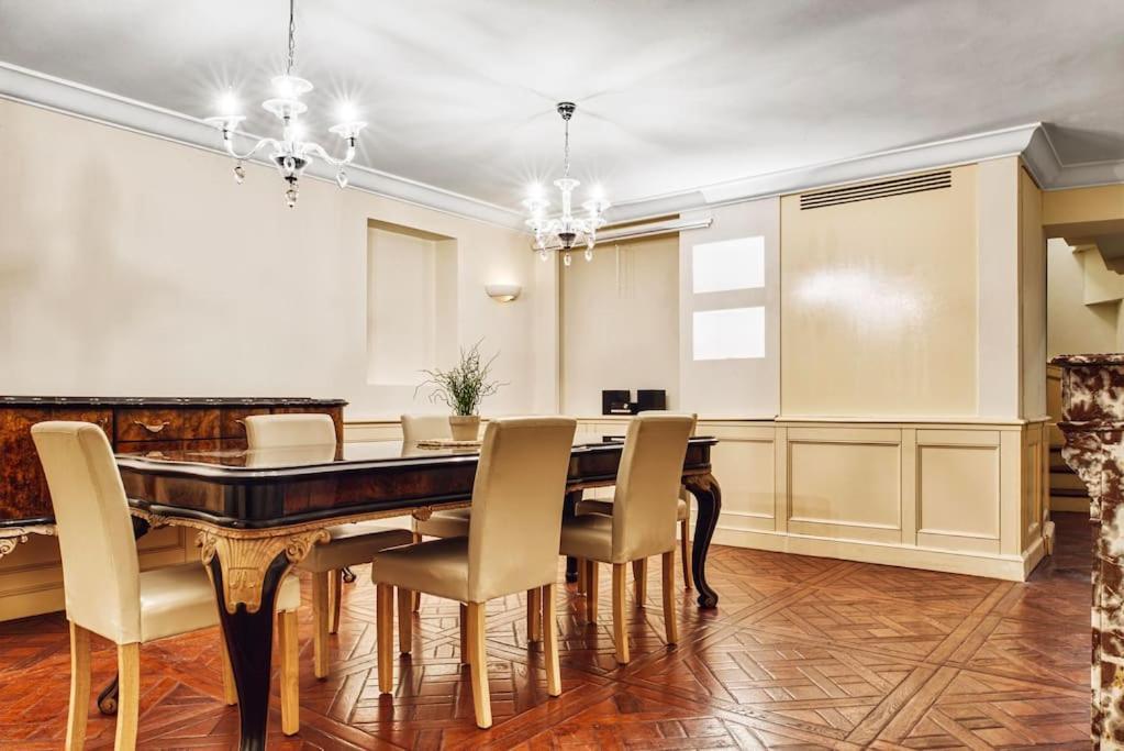 Luxury 4 Bedrooms Apartment
