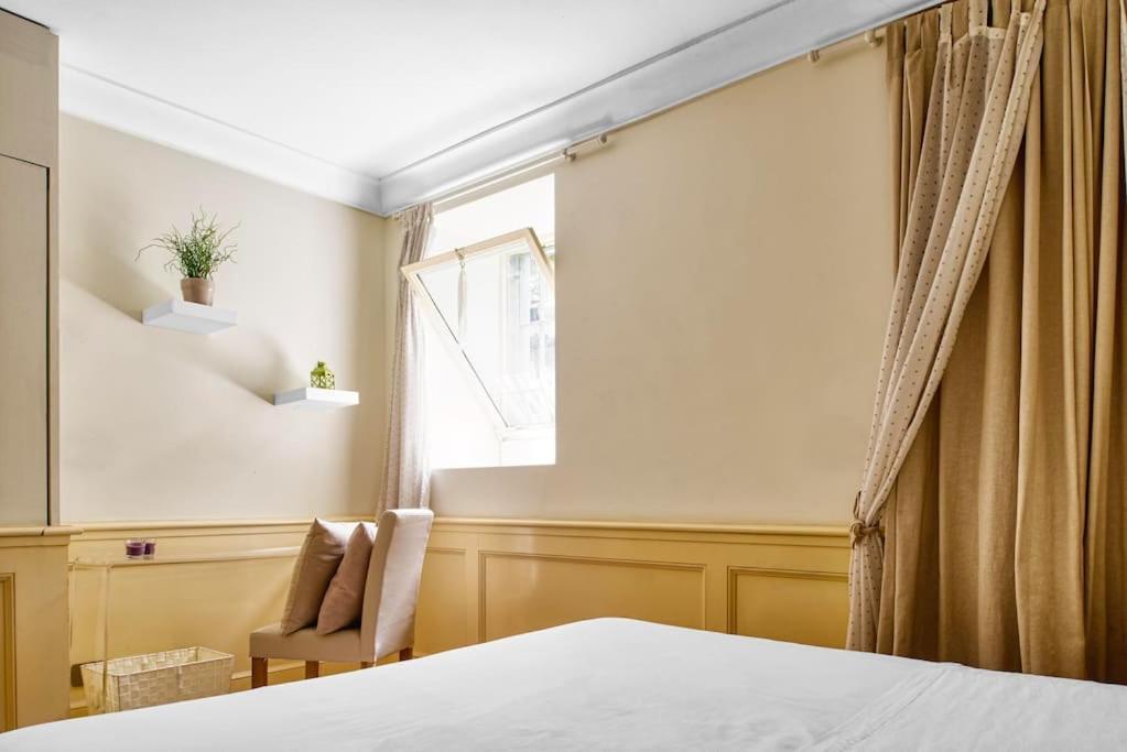 Luxury 4 Bedrooms *