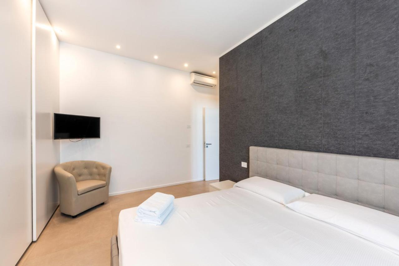 Easylife - Wonderful Penthouse With Terrace A Few Steps From The Duomo Apartment *