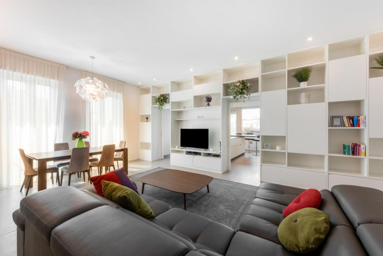 Apartment Easylife - Wonderful Penthouse With Terrace A Few Steps From The Duomo Milan