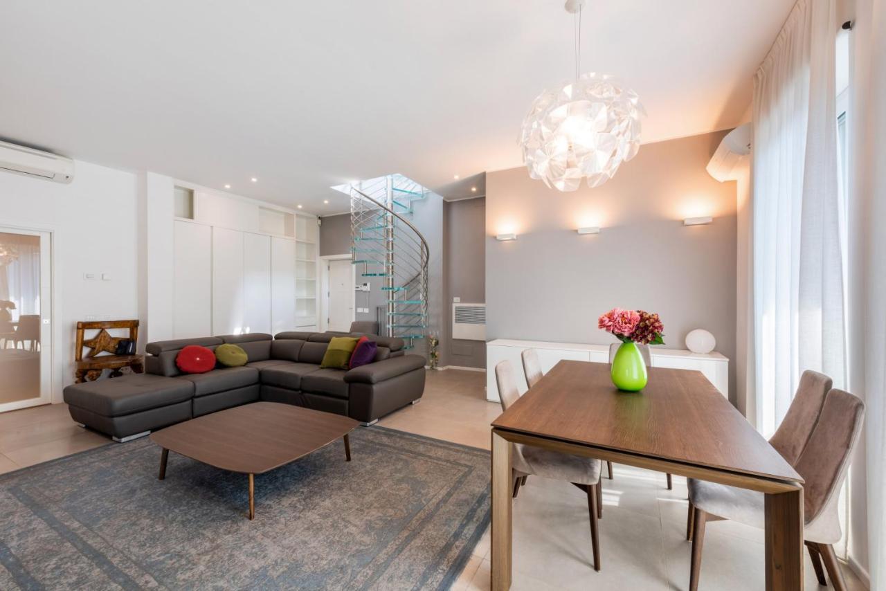 Apartment Easylife - Wonderful Penthouse With Terrace A Few Steps From The Duomo *