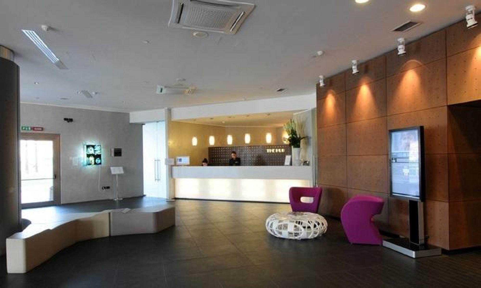 Western The Hub Hotel 4*