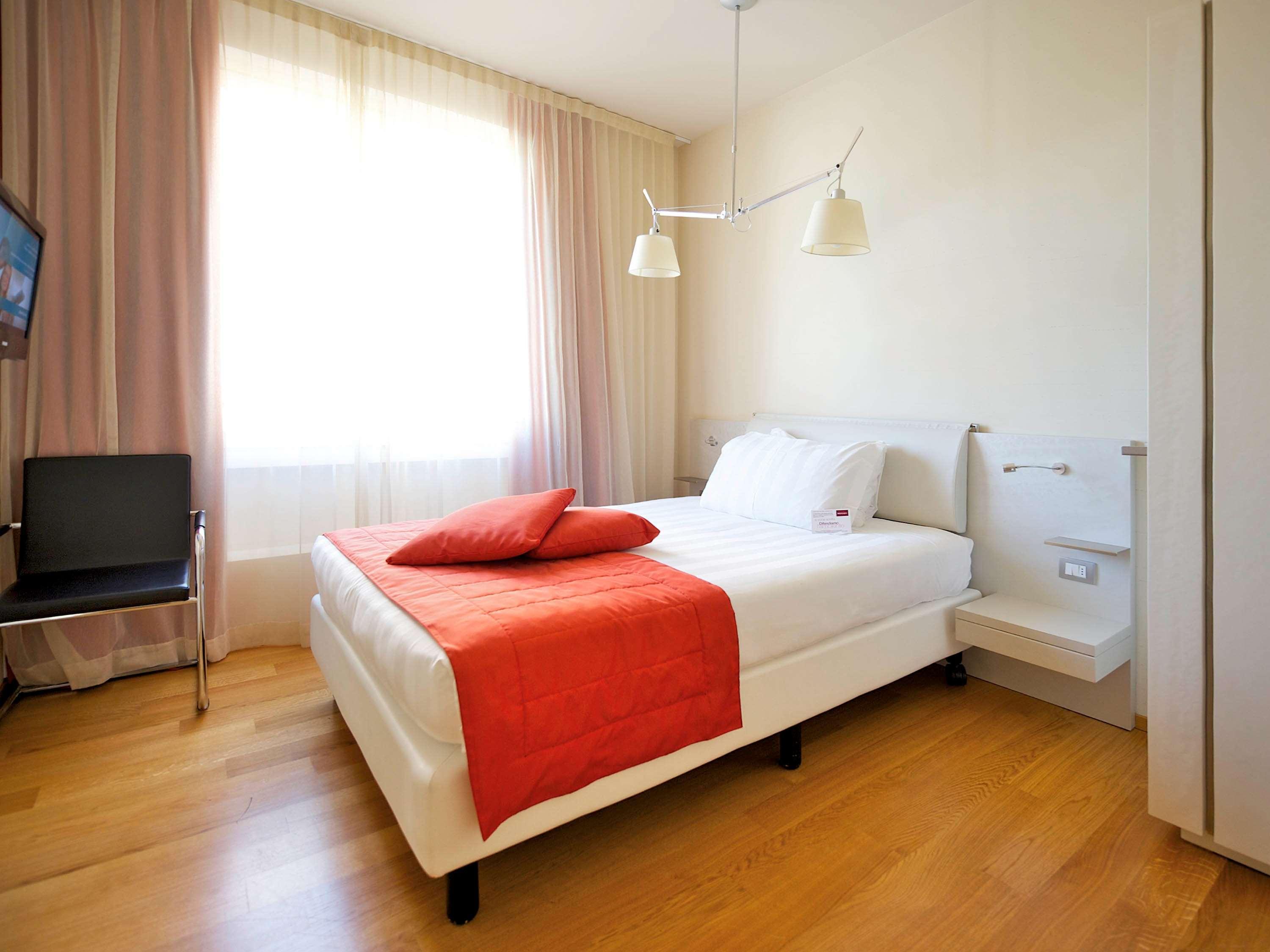 Hotel Mercure Solari Milan