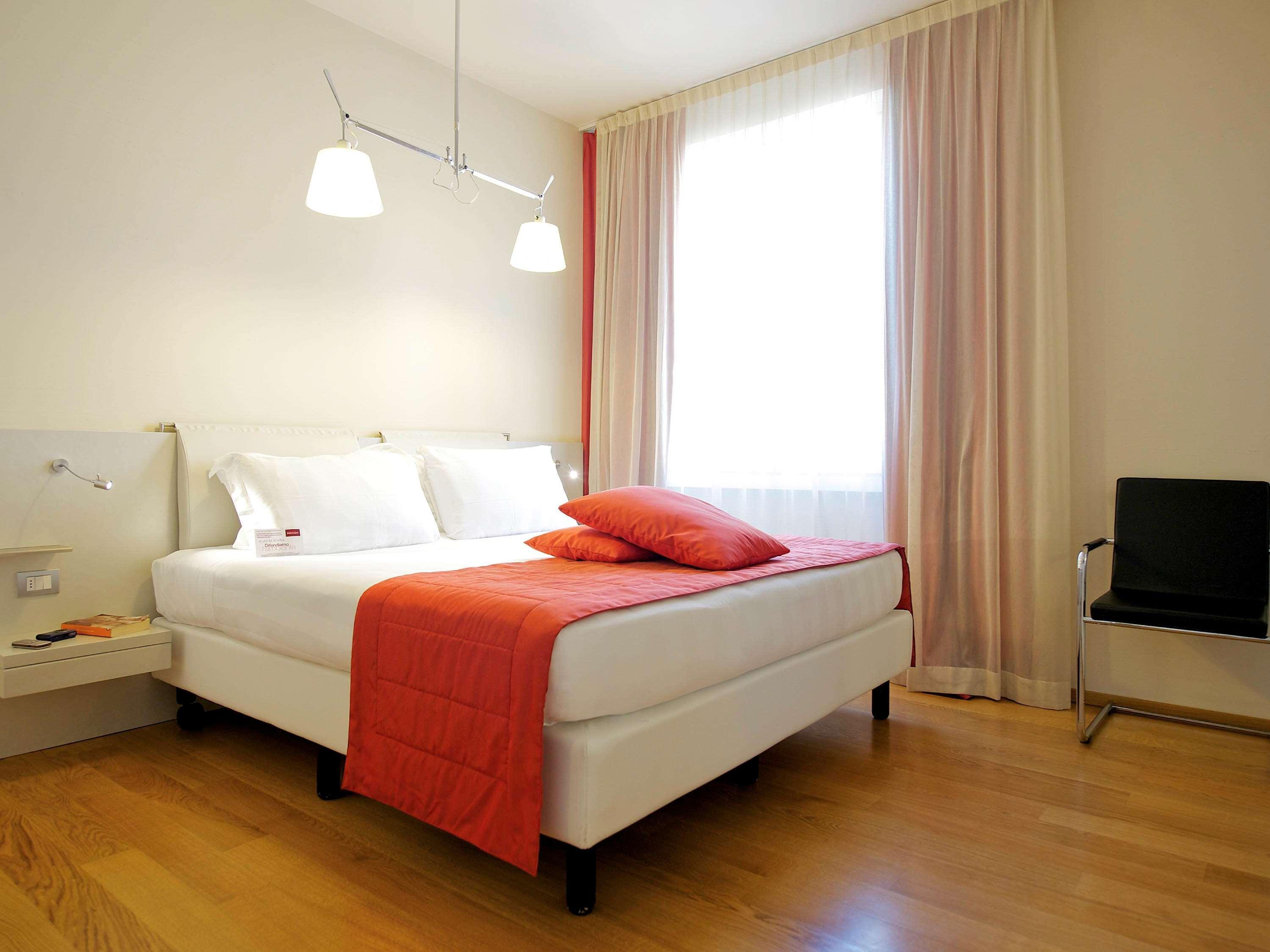 Hotel Mercure Solari Milan