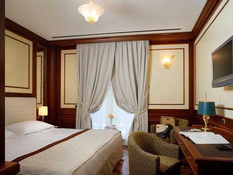 Manzoni 4*