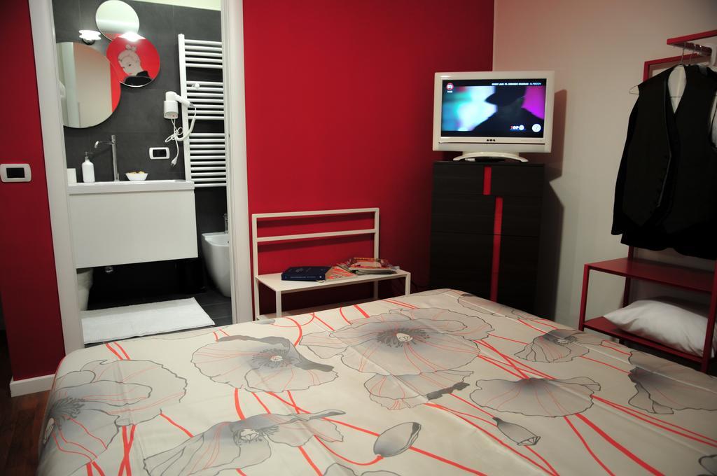 Eva & Diabolik's Secret Apartamento