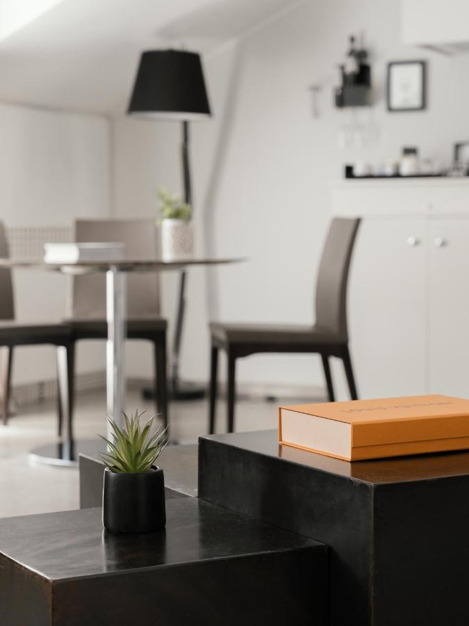 Aparthotel Montenapoleone Milan