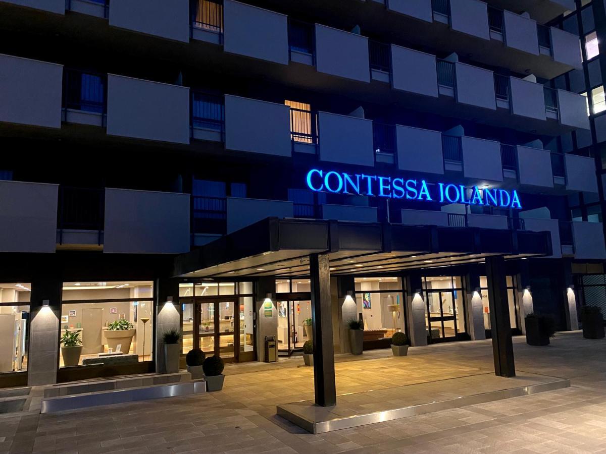 Aparthotel & Contessa Jolanda Milão