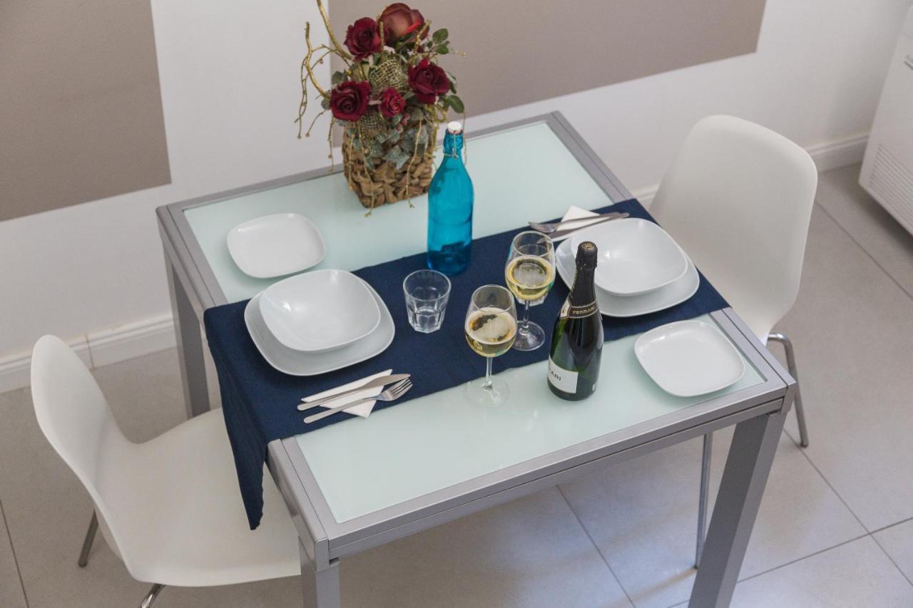 Volvinioone Monolocale Uso Esclusivo In Cermenate Apartamento Milão