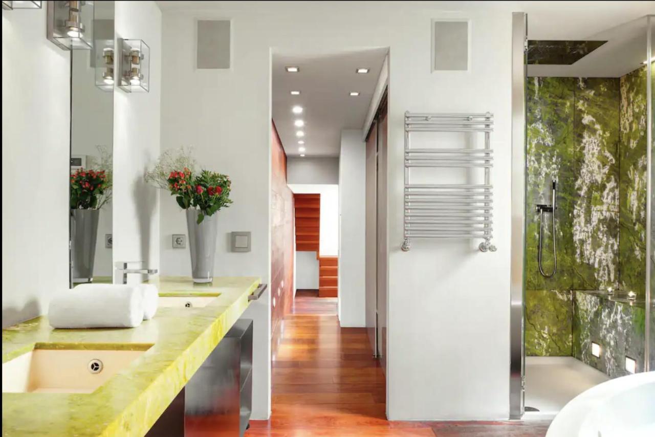 Unique Penthouse 10 Steps From Duomo Apartment