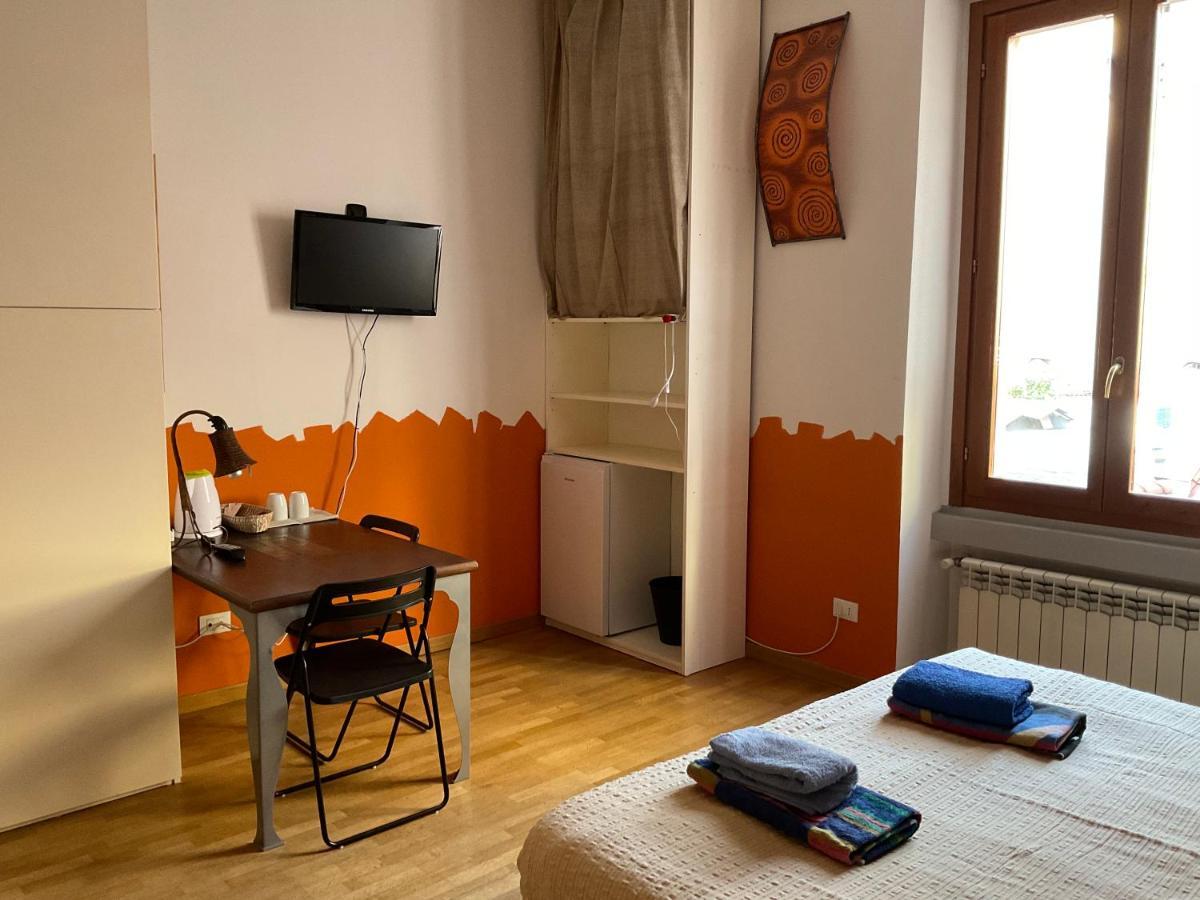 Isolab: Monolocale In Zona Isola Apartment