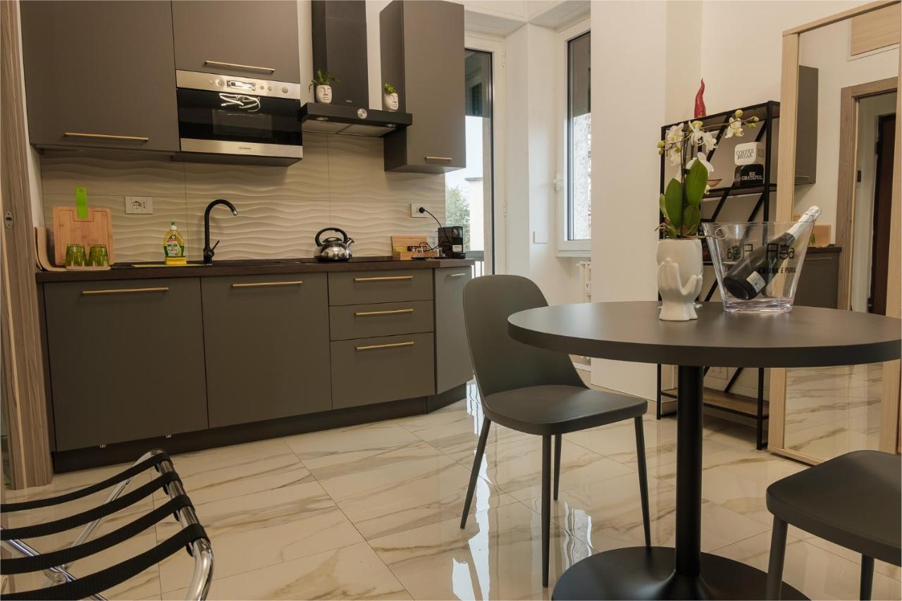 Zeus-08: Splendido Monolocale, Zona San Siro Appartamento