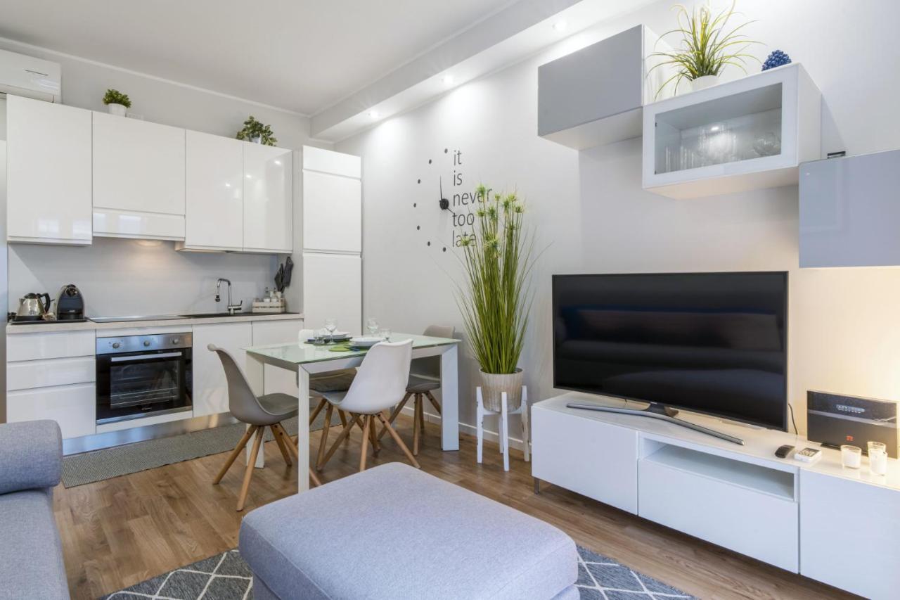 Apartment Easylife: Modern Trilocale In Gioia-porta Nuova