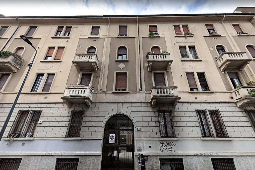 Apartamento New Cozy 7 Metro Stops To Duomo! Milão