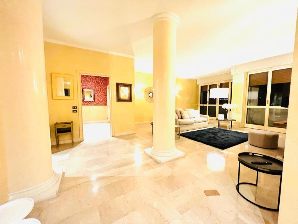Comecasa Elegant De Sanctis Apartment Milan