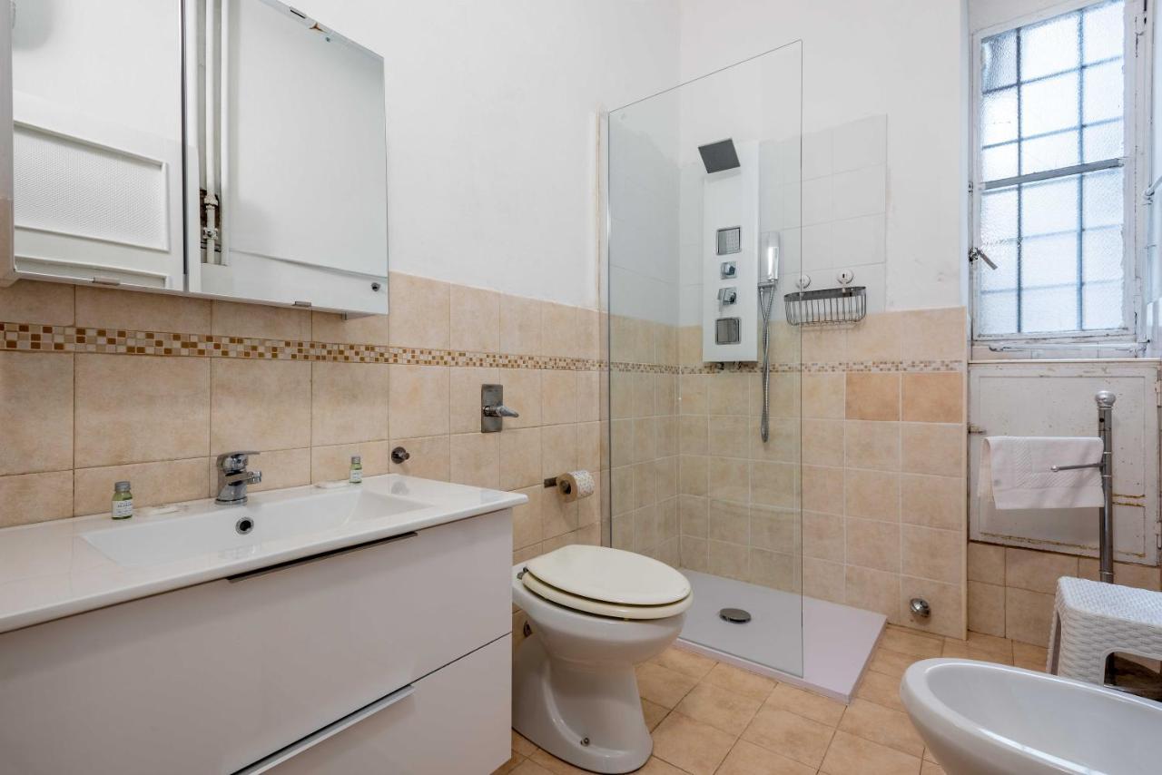 Exclusive 4 Bedrooms In Center Milan