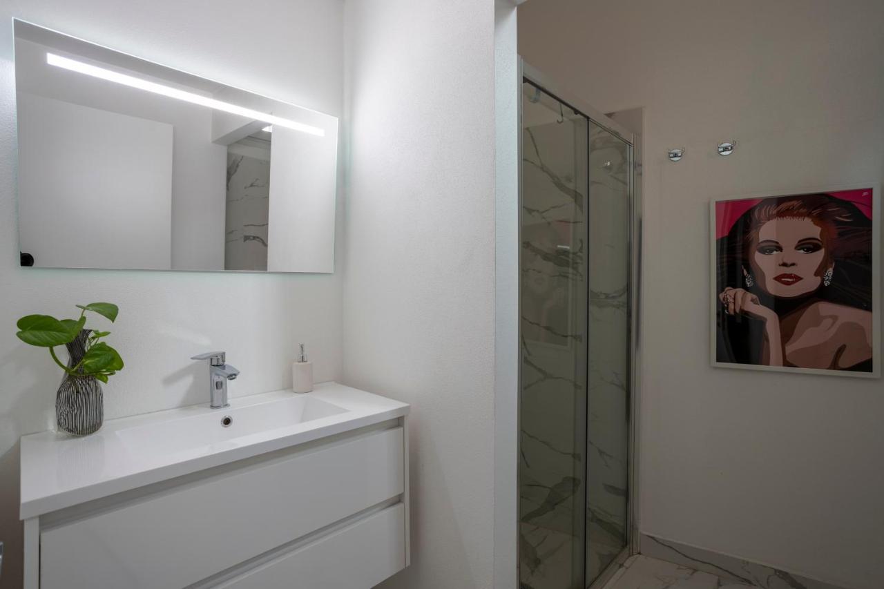 Apartment Duomo 15 Minuti A Piedi Luxury*wifi*netflx Milan
