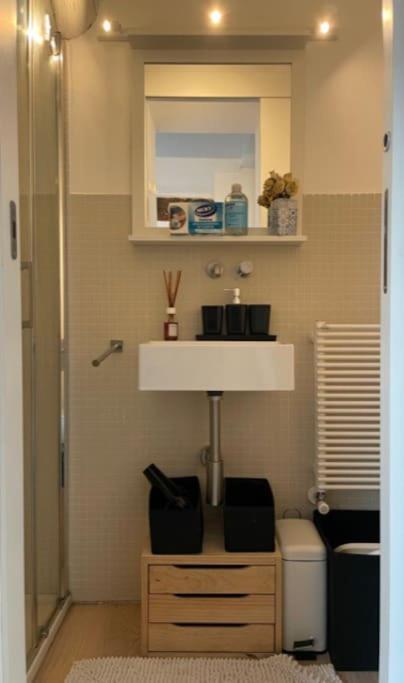 Delizioso Attico Privato, Comfort, Cool. Apartment *