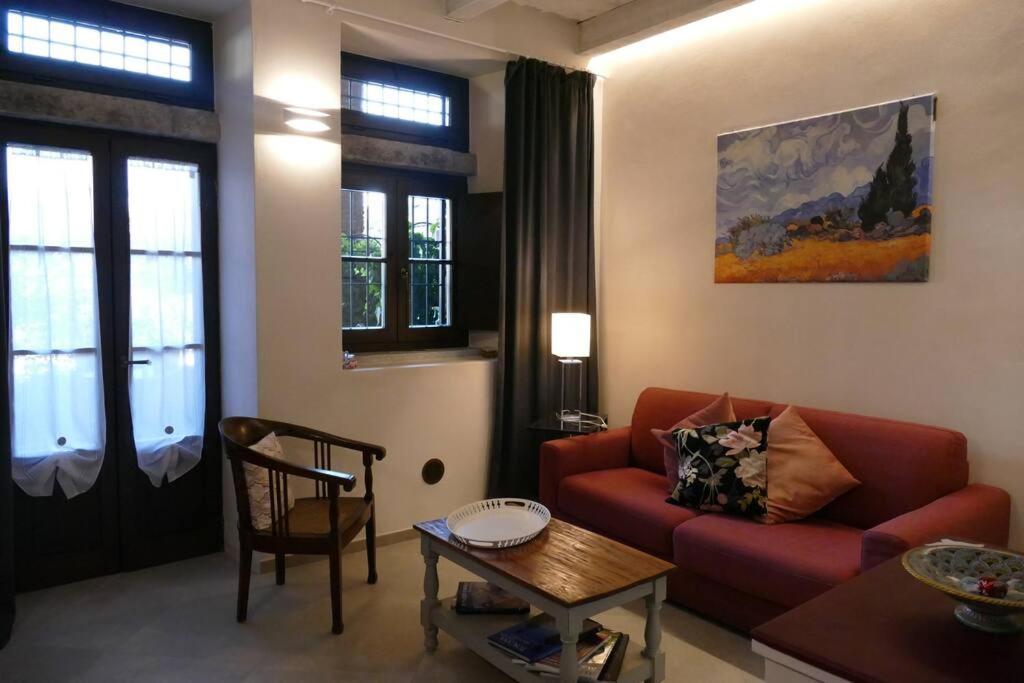 Apartment Naviglio Grande In Milan