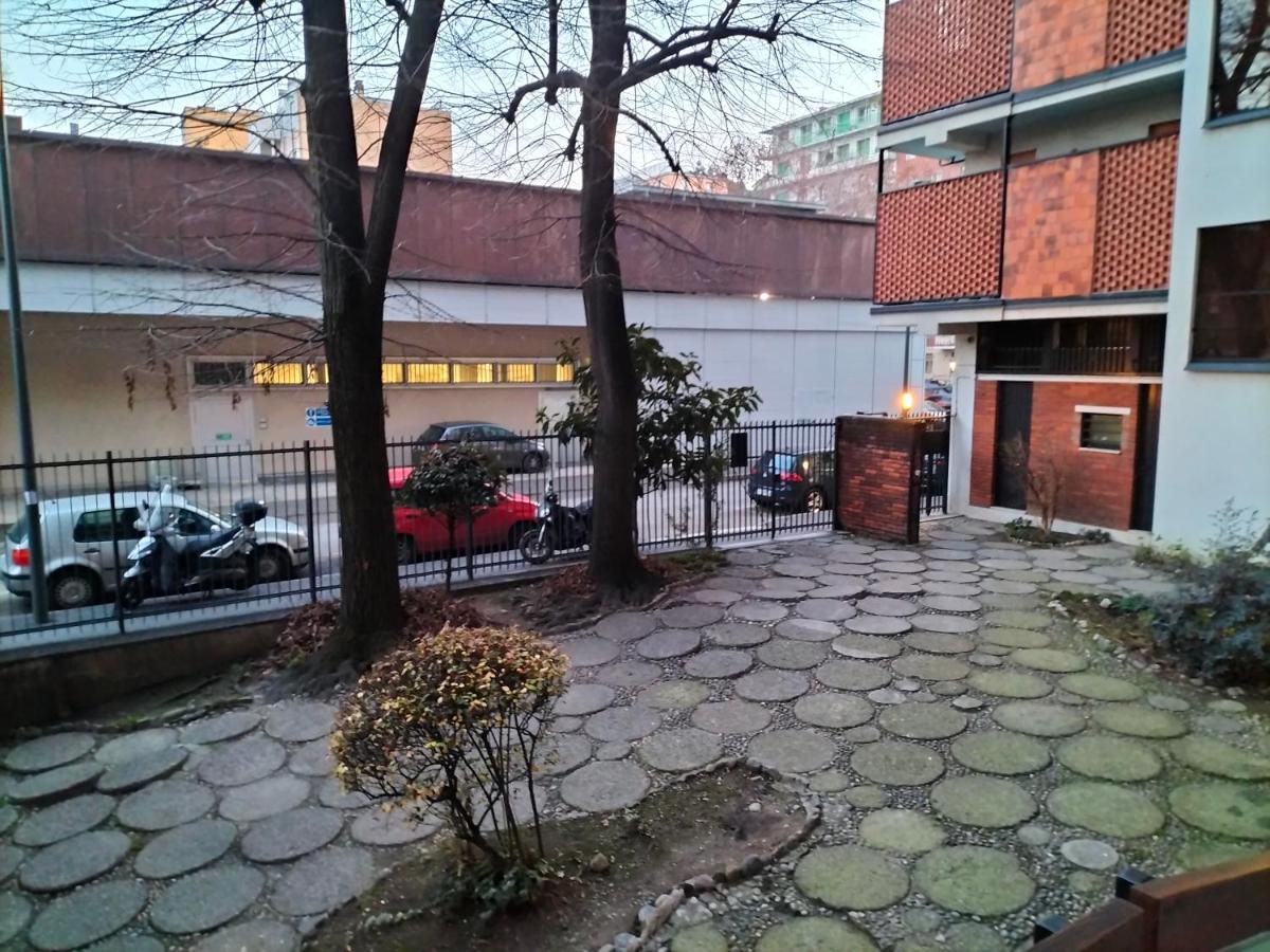 Happydays Sant'ambrogio/tortona Apartment *