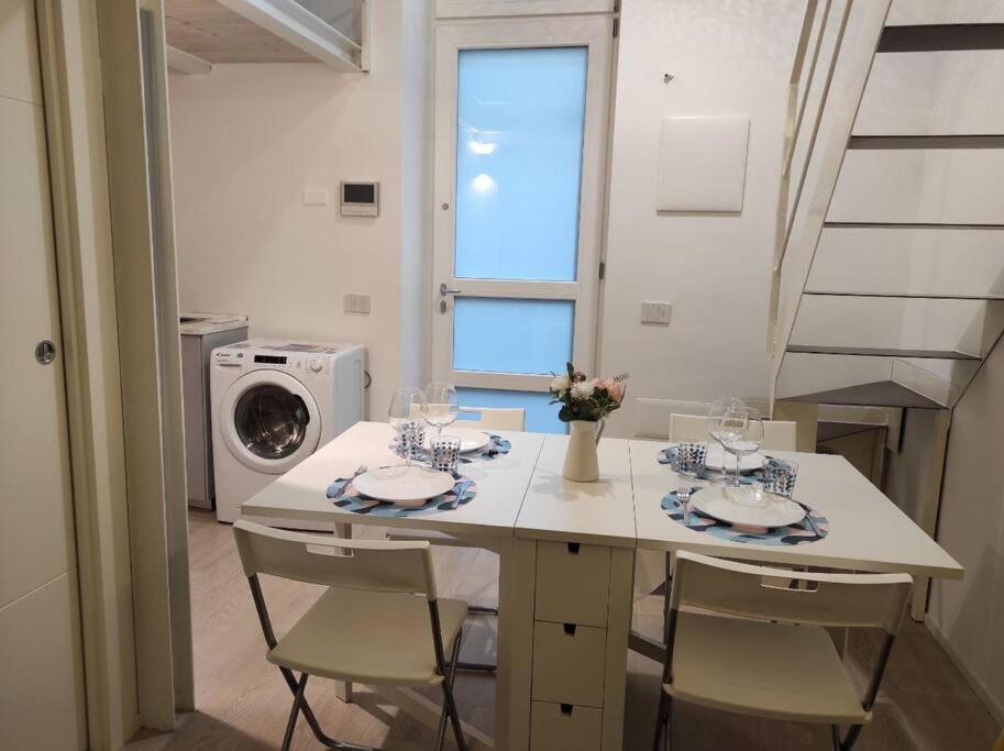 Apartamento Duomo Porta Venezia Mini Loft Con Wifi E Netflix Milão