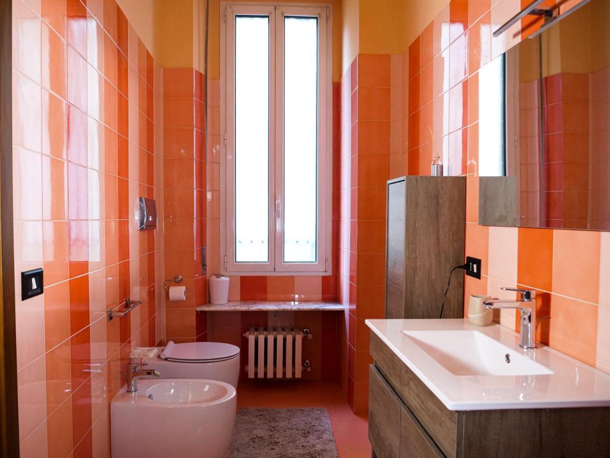 Wonderful Downtown Apartment-hd Netflix, King-size Bed, Two Minutes' Walk From Metro Apartment Milan