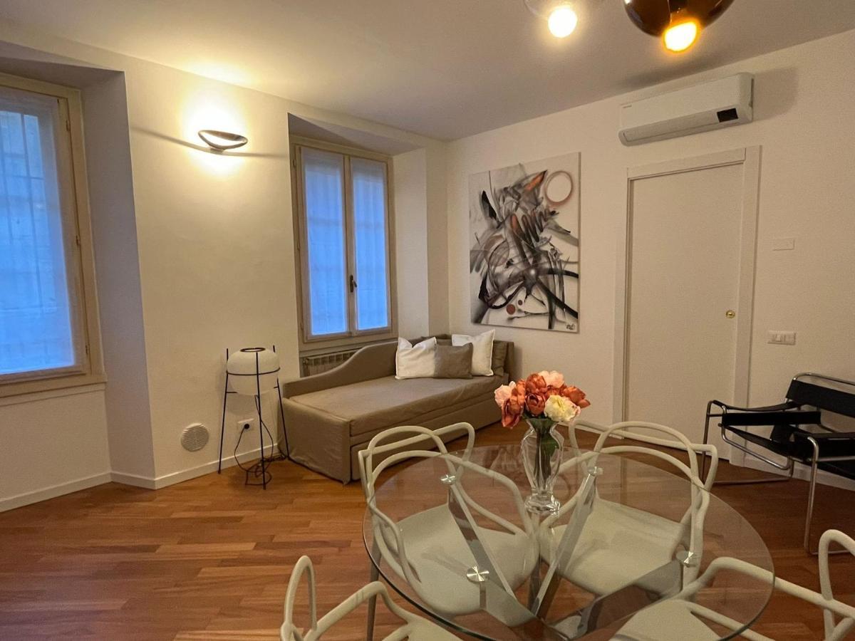 Casa Vercelli Delizioso Bilocale Moderno Nella Vecchia Apartamento Milão