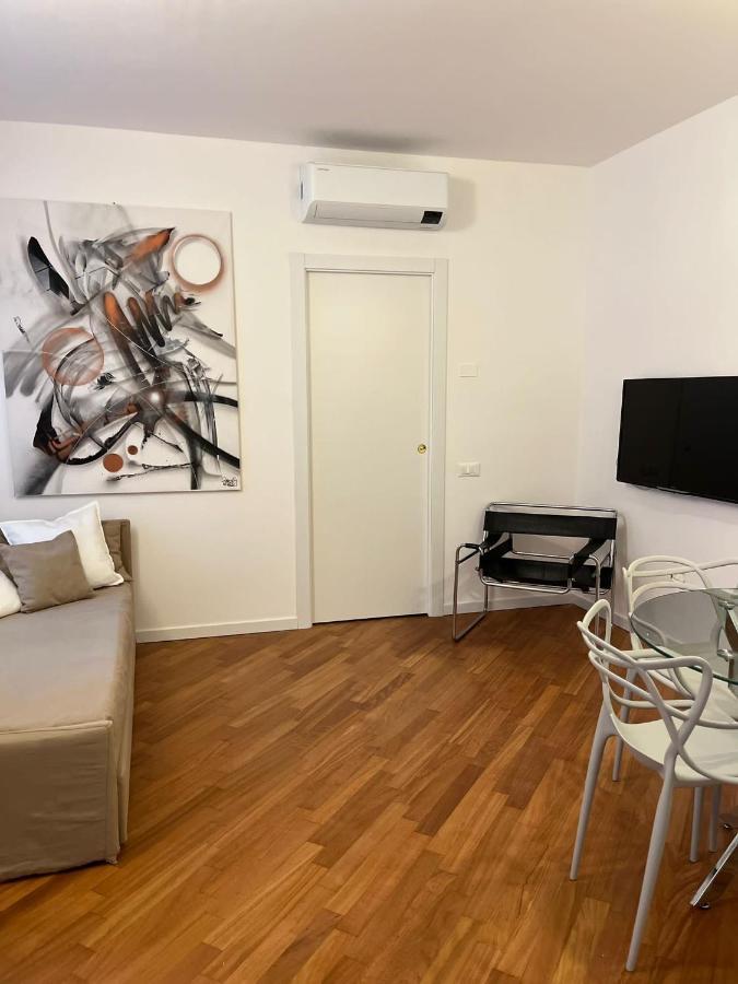 Apartamento Casa Vercelli Delizioso Bilocale Moderno Nella Vecchia *