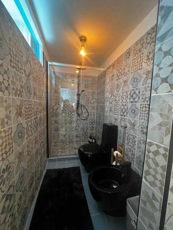 Regina Ai Navigli - Sky Tv, Wifi And Breakfast Box Apartamento