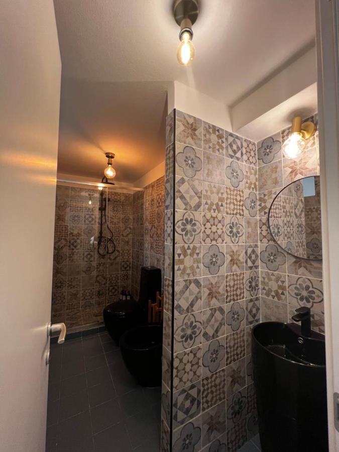 Regina Ai Navigli - Sky Tv, Wifi And Breakfast Box Apartamento Milão