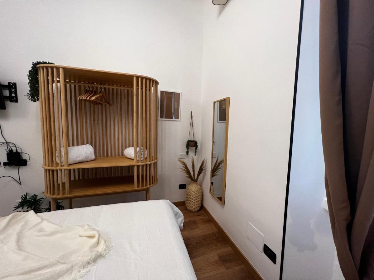 Regina Ai Navigli - Sky Tv, Wifi And Breakfast Box Apartamento