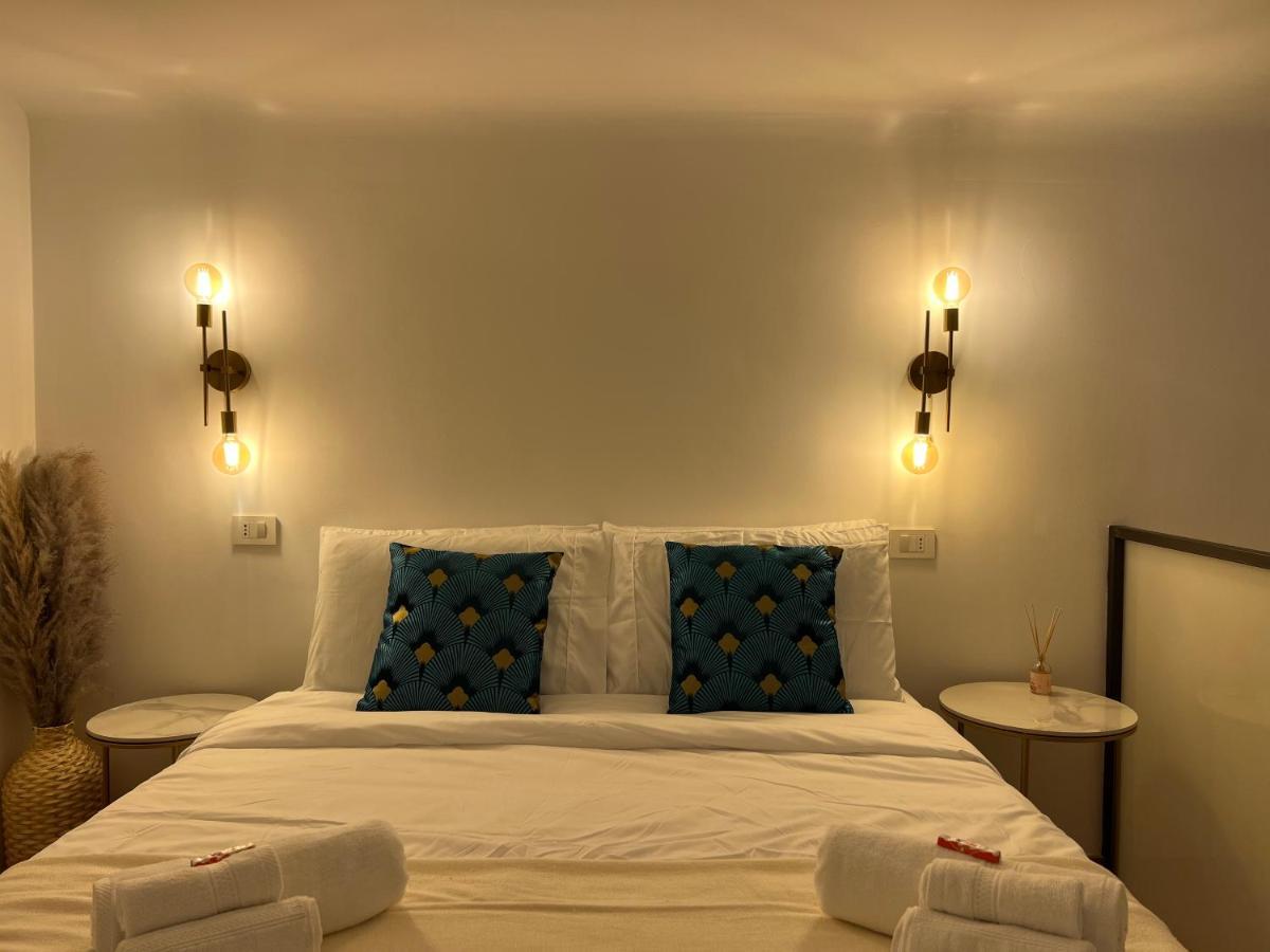 Regina In Porta Romana 2 - Sky Tv, Wifi E Breakfast Box Apartment *
