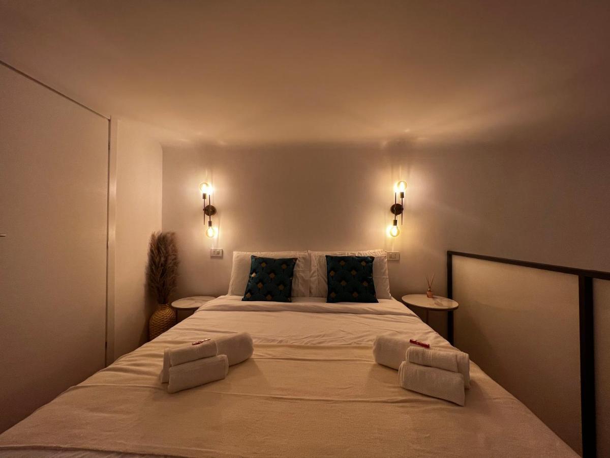 Regina In Porta Romana 2 - Sky Tv, Wifi E Breakfast Box Apartment *