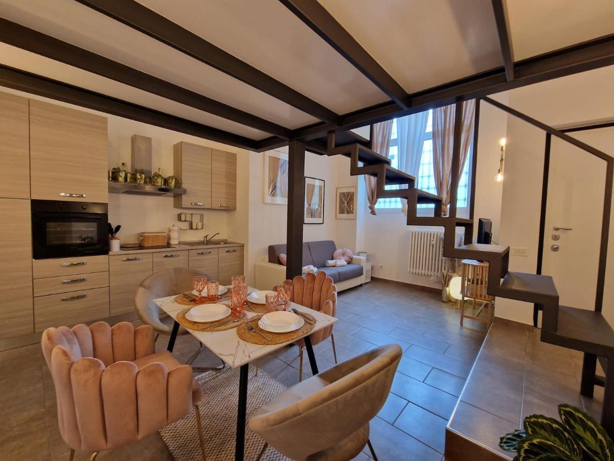 Regina In Porta Romana 2 - Sky Tv, Wifi E Breakfast Box Apartment