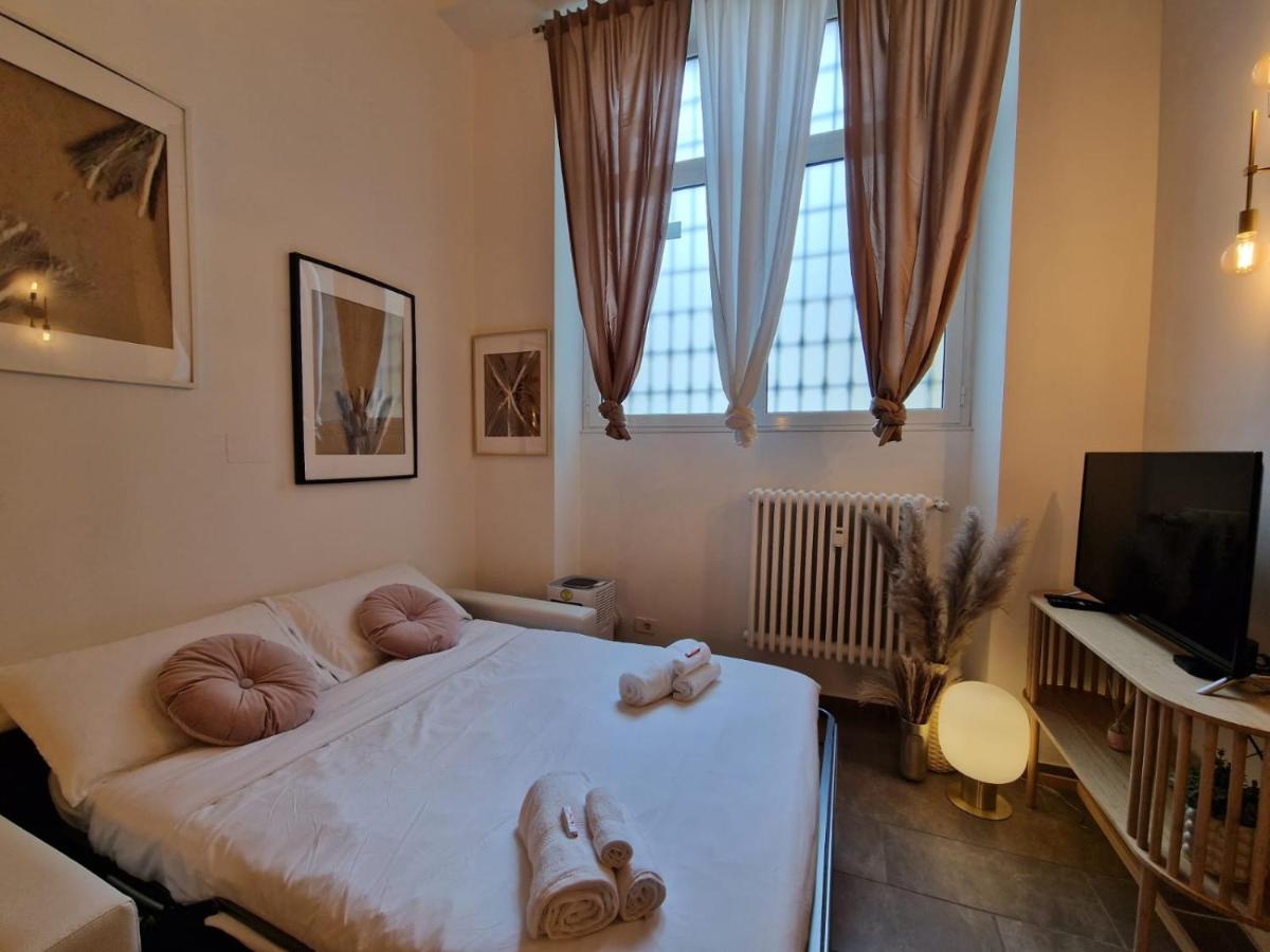 Regina In Porta Romana 2 - Sky Tv, Wifi E Breakfast Box