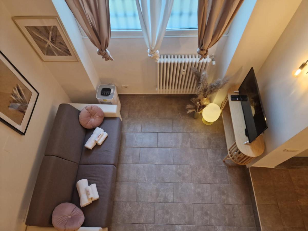 Apartment Regina In Porta Romana 2 - Sky Tv, Wifi E Breakfast Box
