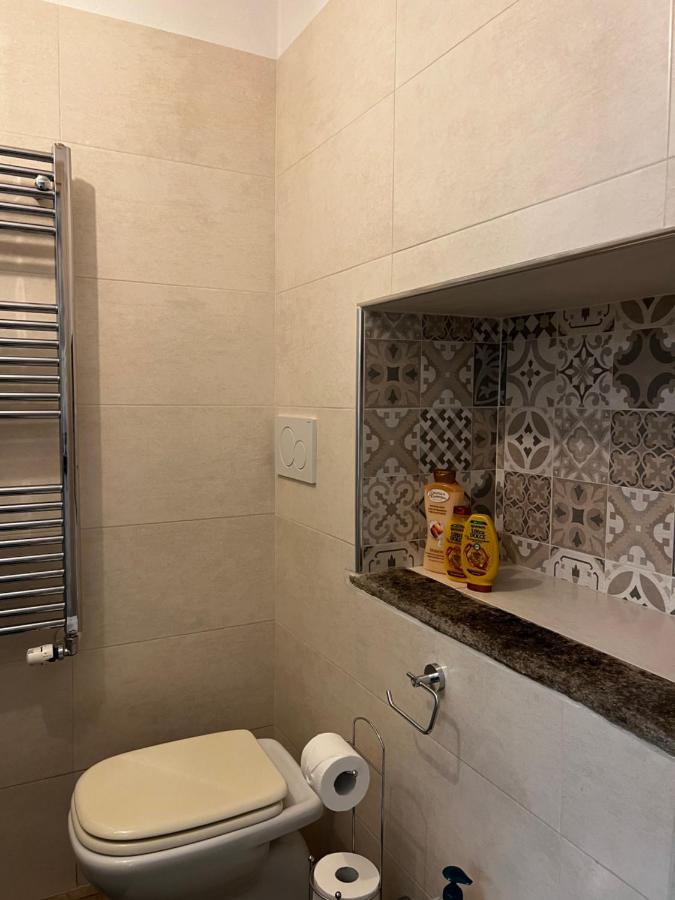 Regina In Porta Romana 2 - Sky Tv, Wifi E Breakfast Box * Milan