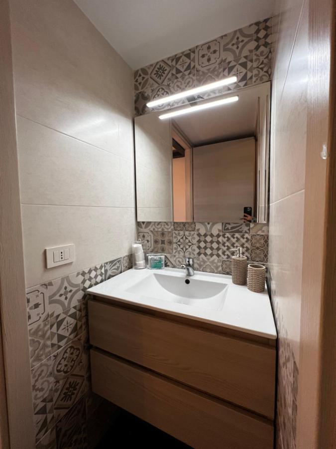 Regina In Porta Romana 2 - Sky Tv, Wifi E Breakfast Box * Milan