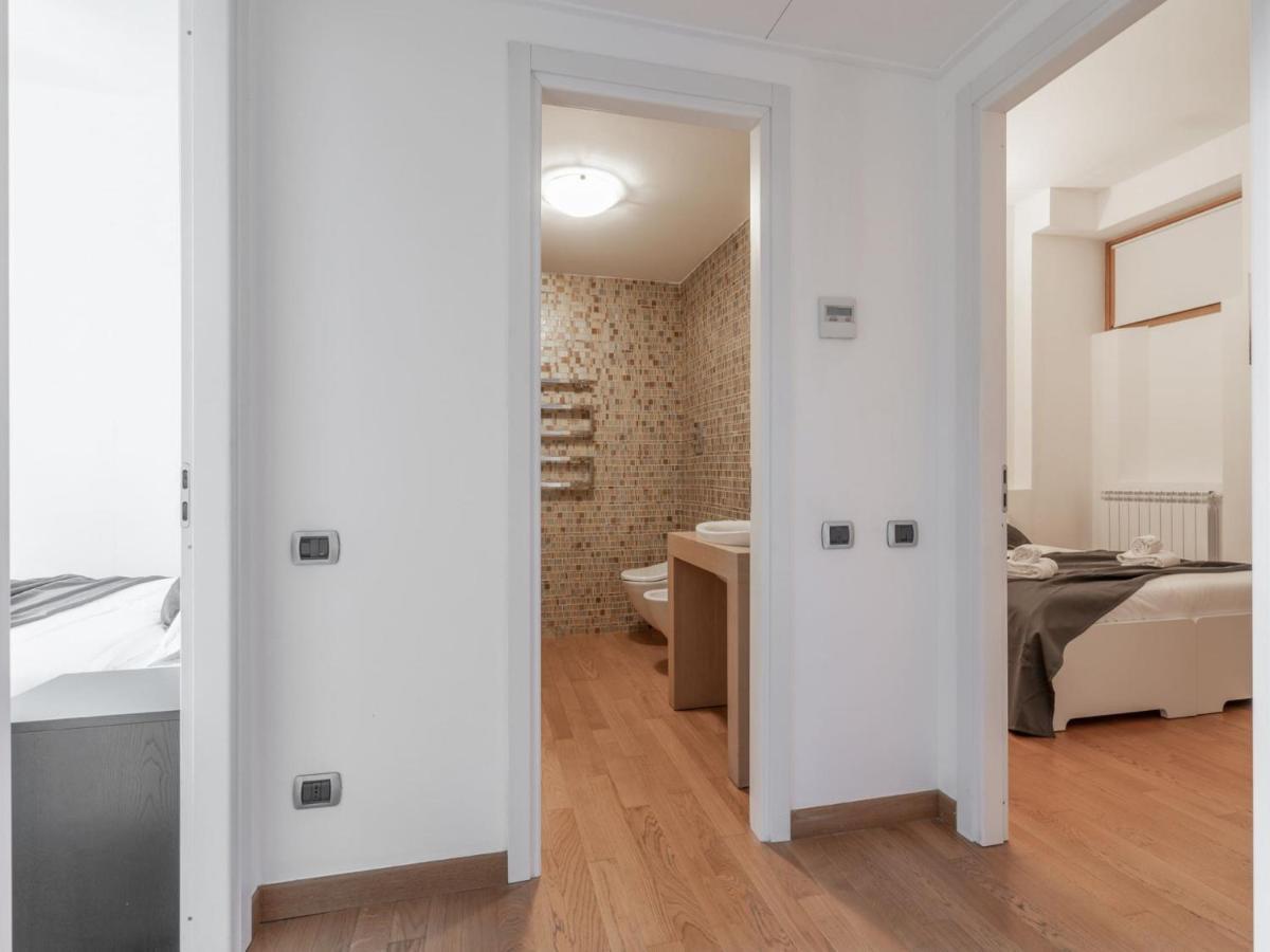 The Rent - Modern Two-bedroom Near Navigli Milão