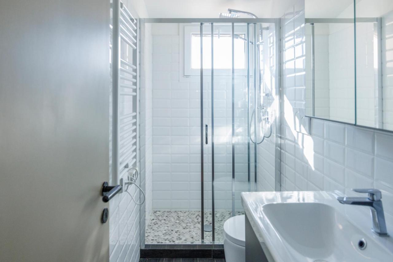 Xenia - Newly Renovated Flat In Fiera Area Apartamento Milão