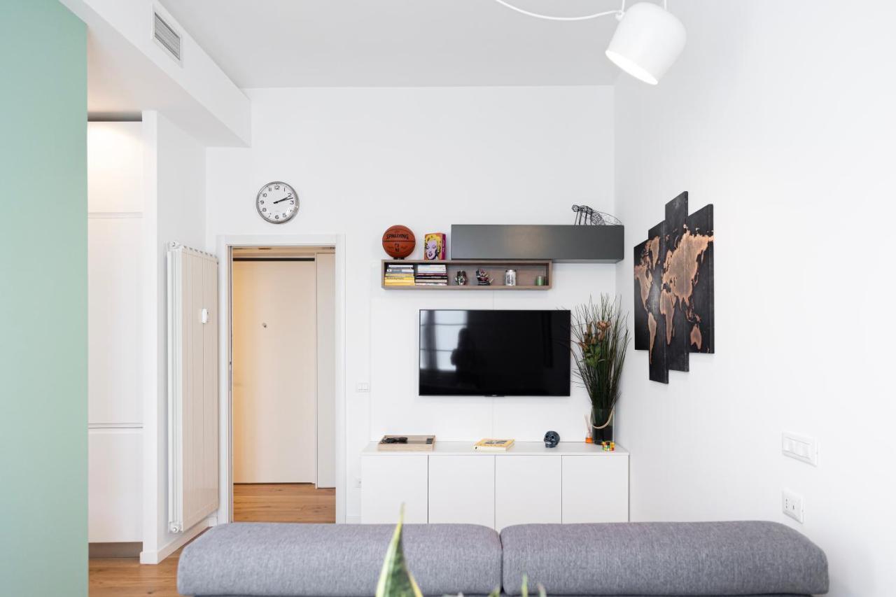 Elegante Bilocale In De Angeli - Piazzale Siena Apartment