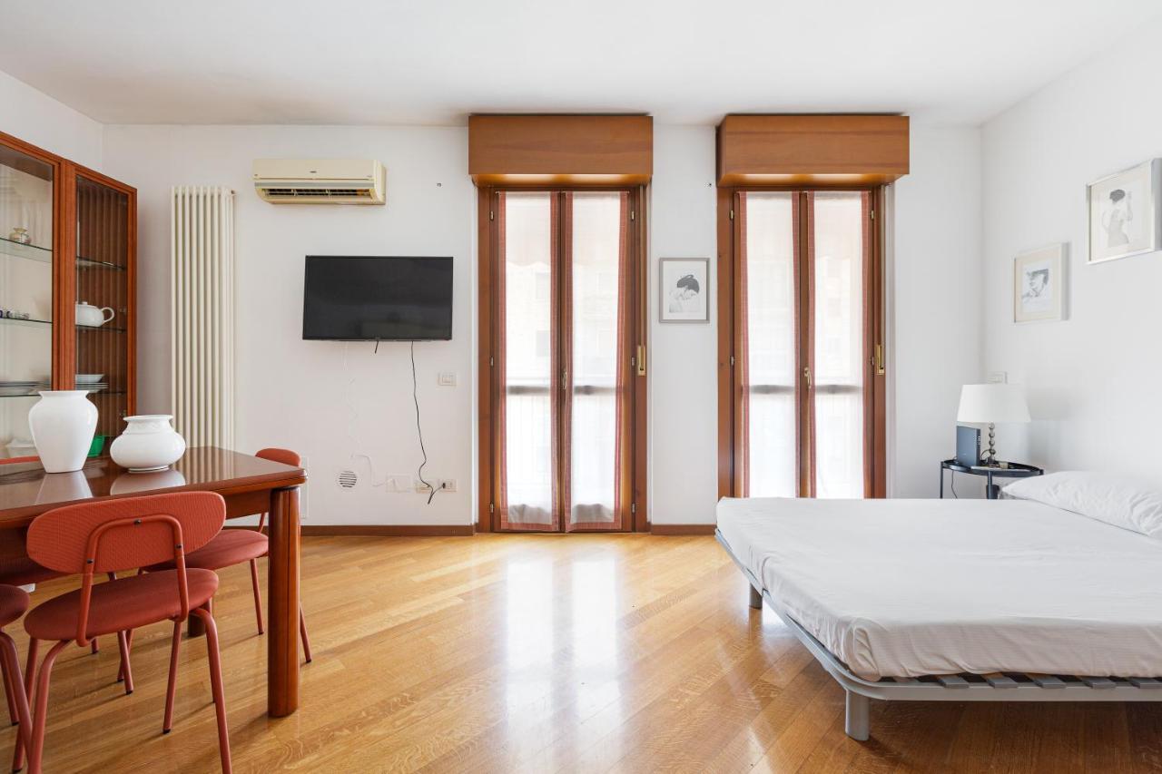 Cosy With Balcony & Private Garage Appartamento