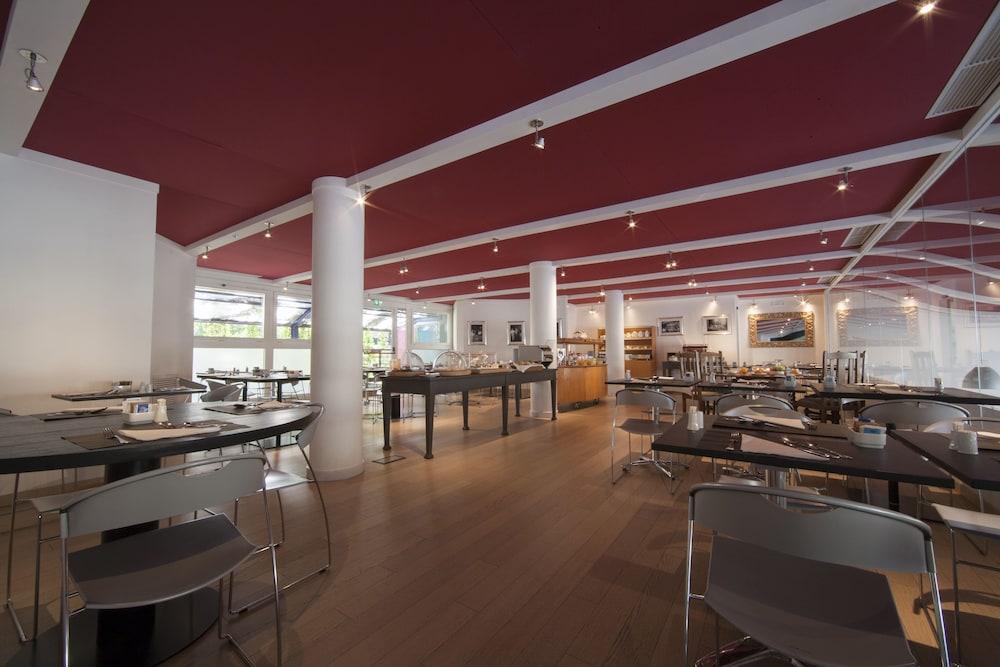 Urban Hive Hotel 4*