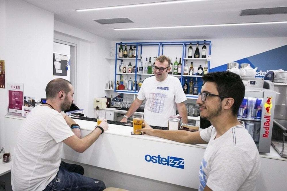 Hostel Ostelzzz Milan