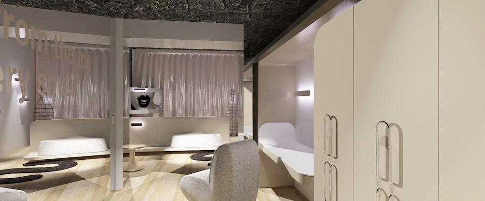 Hotel The Glamore Duomo Milan