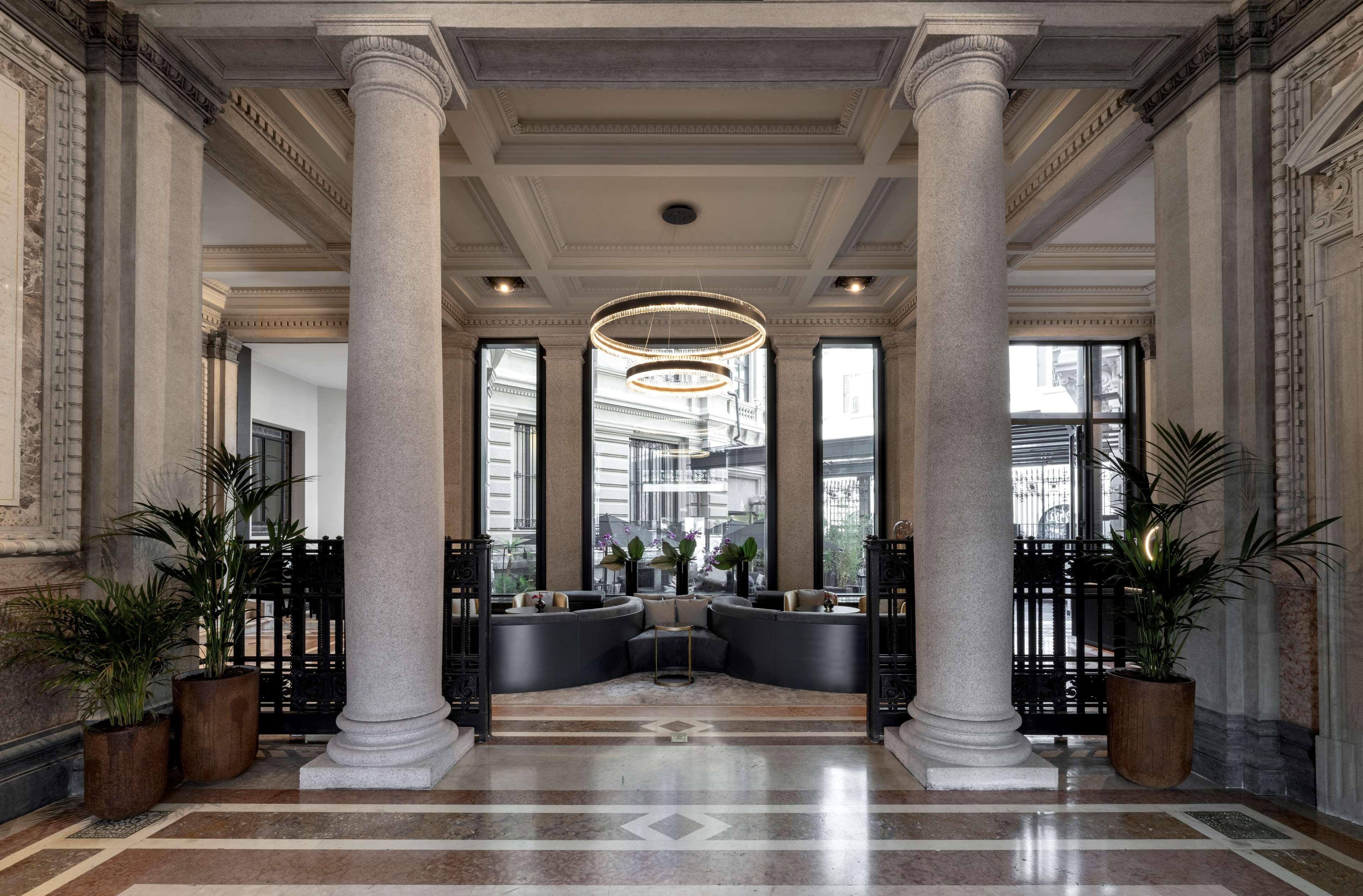 Radisson Collection Hotel, Palazzo Touring Club 5* Milan