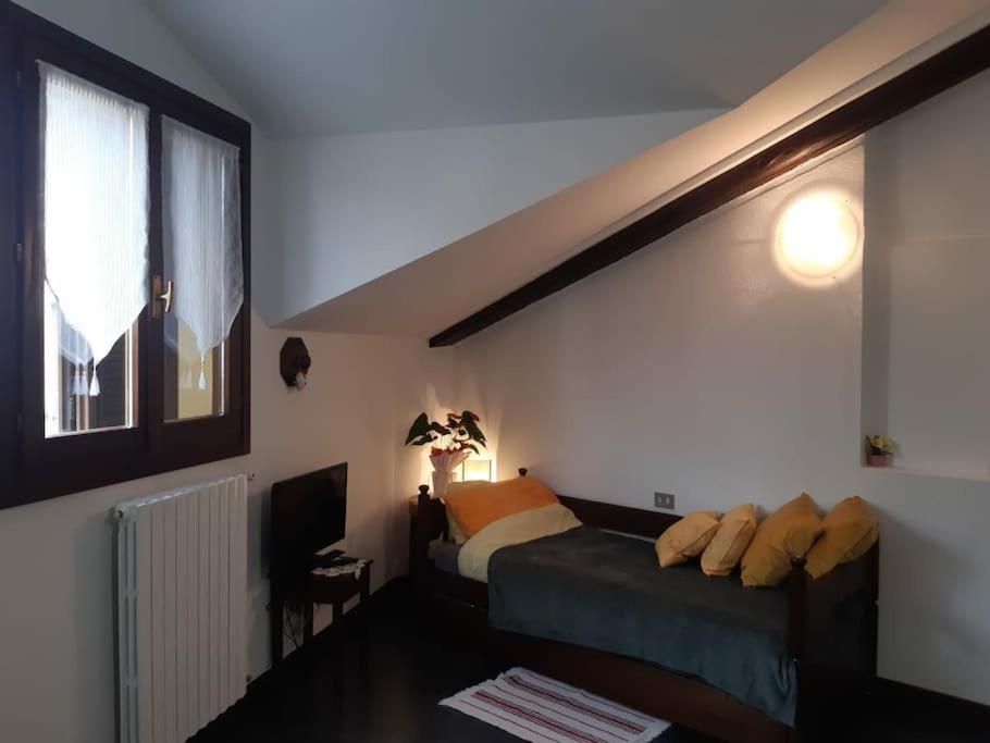 Apartment Monolocale Piano Alto Luminoso Pochi Minuti Metro Rossa *
